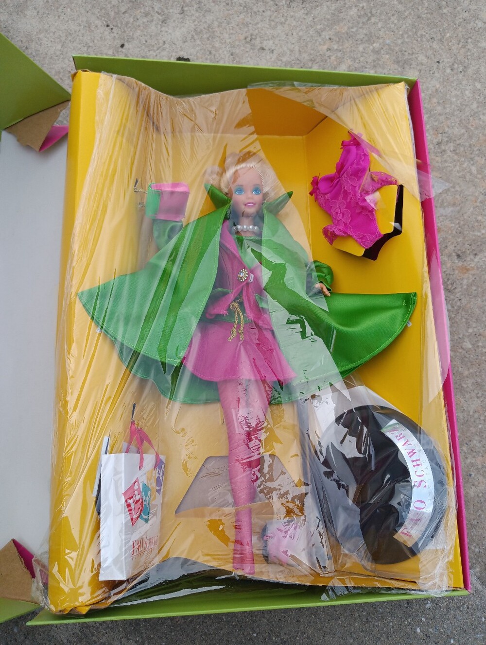 Barbie Madison Ave FAO Schwartz Fifth Avenue 1991